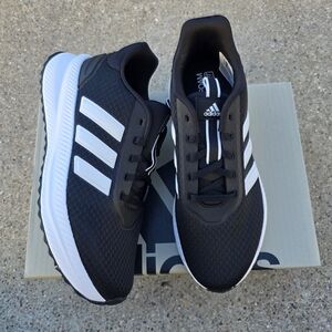 Adidas  Cloudfoam Black and White Sneaker Women Size 8